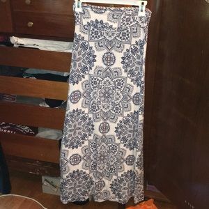 Fun maxi skirt!💛